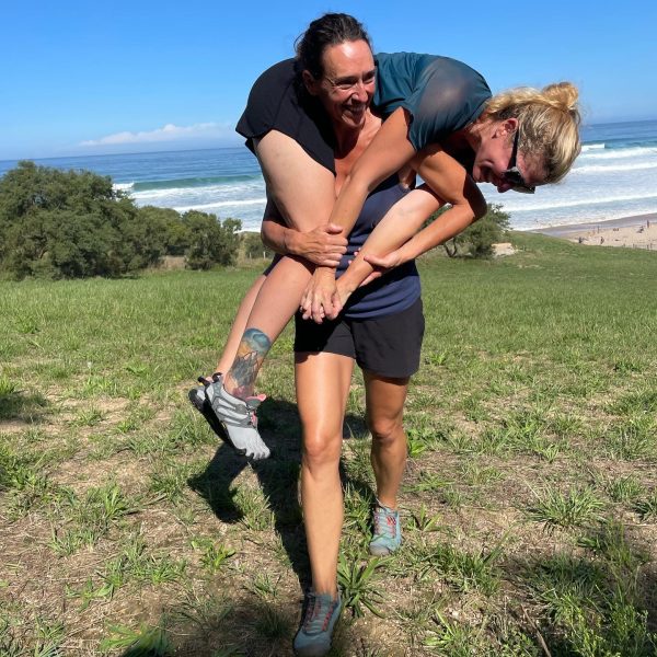 Biarritz-People-Carry-1